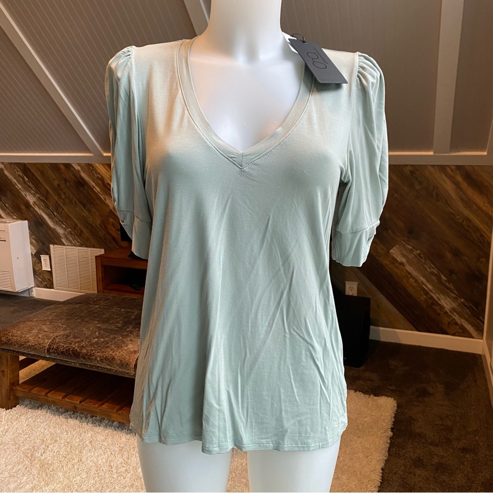Gibsonlook Seafoam Puff Sleeve Blouse Fitted Relaxed